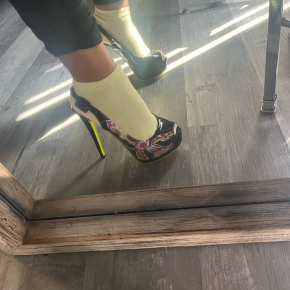 Used pair of Ed Hardy peep toe heels - Picture 7 of 7